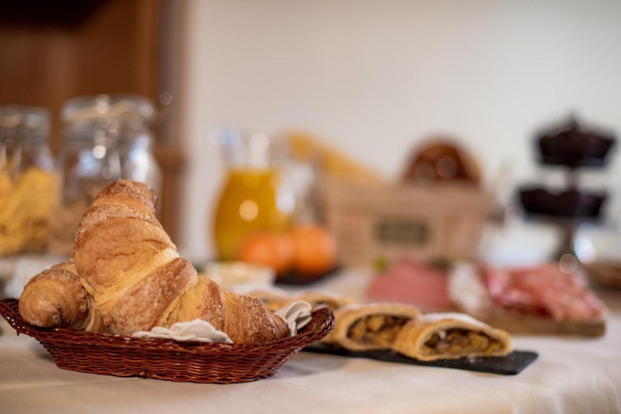 Hotel Zeni Brentonico Εξωτερικό φωτογραφία