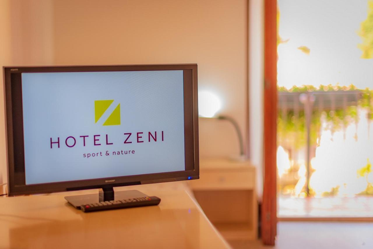 Hotel Zeni Brentonico Εξωτερικό φωτογραφία